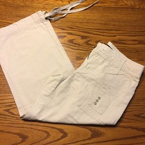 Never worn! Calvin Klein cargo capris.